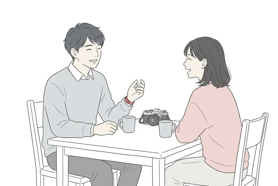 社会人サークルの休憩時間に和やかに談笑する男女